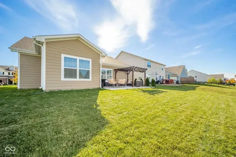 16592 Branham Drive Fishers IN 46040