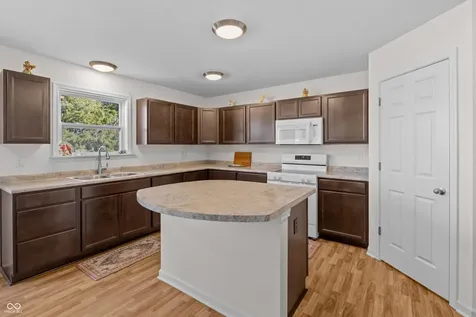 2042 Heron Drive Seymour IN 47274