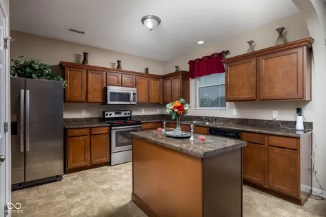 8707 N Aspen Way Mccordsville IN 46055