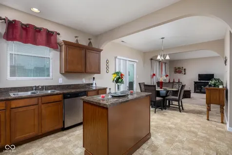 8707 N Aspen Way Mccordsville IN 46055