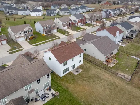 8707 N Aspen Way Mccordsville IN 46055