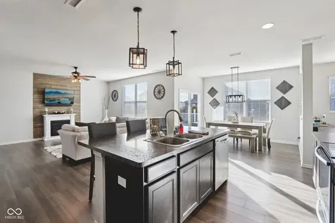 15437 Eastpark Circle W Fishers IN 46037