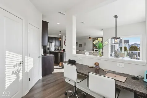 15437 Eastpark Circle W Fishers IN 46037
