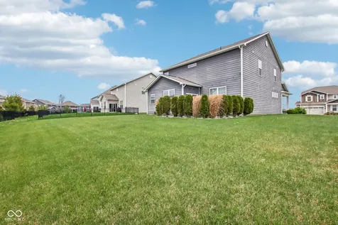 15437 Eastpark Circle W Fishers IN 46037