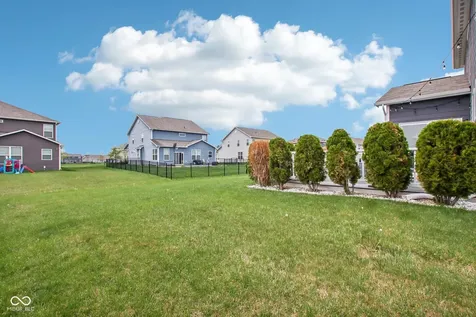 15437 Eastpark Circle W Fishers IN 46037