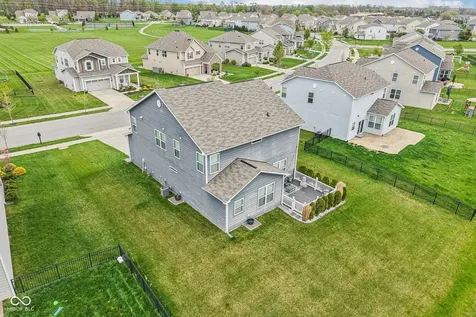15437 Eastpark Circle W Fishers IN 46037