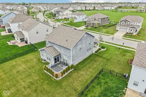 15437 Eastpark Circle W Fishers IN 46037