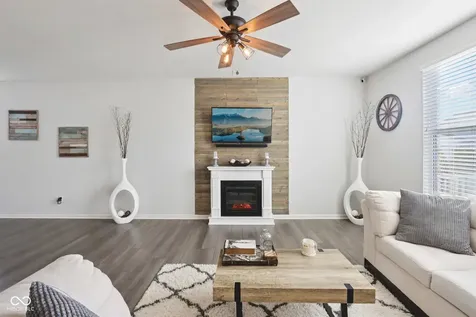 15437 Eastpark Circle W Fishers IN 46037