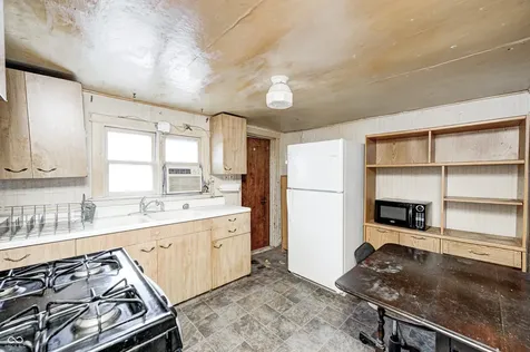 1734 S County Road 1050 E Indianapolis IN 46231