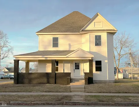 1702 S E Street Elwood IN 46036