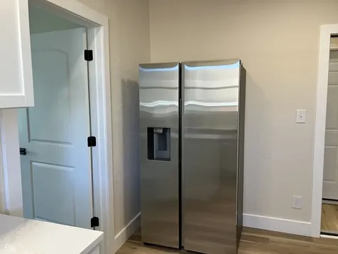 1702 S E Street Elwood IN 46036