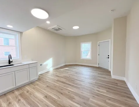 1702 S E Street Elwood IN 46036