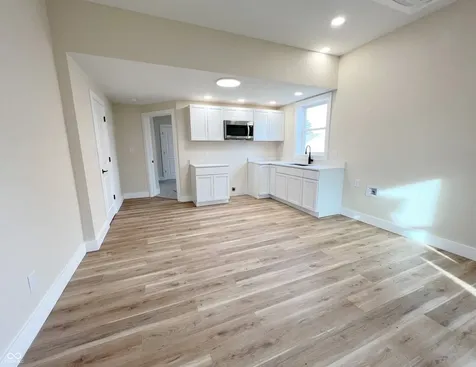 1702 S E Street Elwood IN 46036