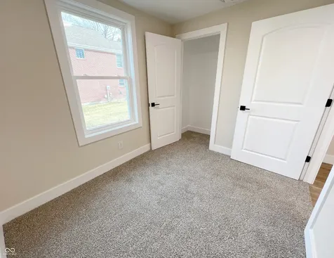 1702 S E Street Elwood IN 46036
