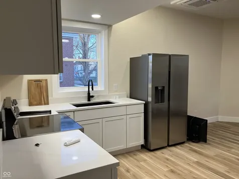 1702 S E Street Elwood IN 46036