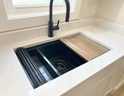 1702 S E Street Elwood IN 46036