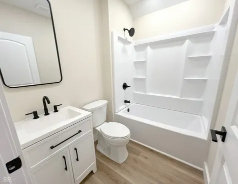 1702 S E Street Elwood IN 46036