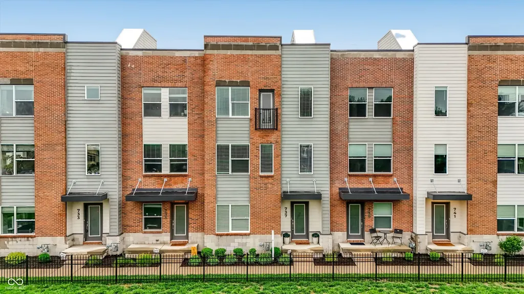 737 Switchyard Place Indianapolis IN 46202