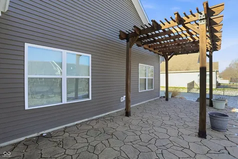 121 Halldale Drive Whiteland IN 46184