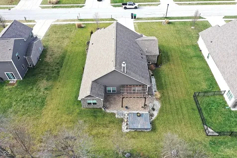 121 Halldale Drive Whiteland IN 46184