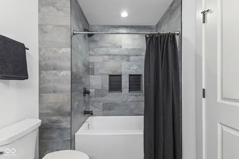 5866 Harbour Town Drive Noblesville IN 46062