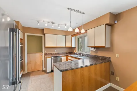 907 Fairway Drive Indianapolis IN 46260
