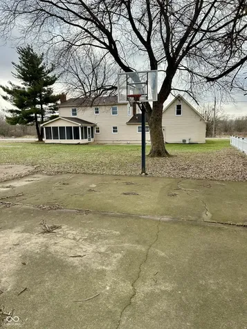 728 E County Road 100 N Frankfort IN 46041