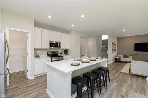 10909 Helmcrest Drive Indianapolis IN 46239