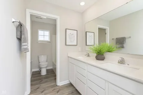 10909 Helmcrest Drive Indianapolis IN 46239