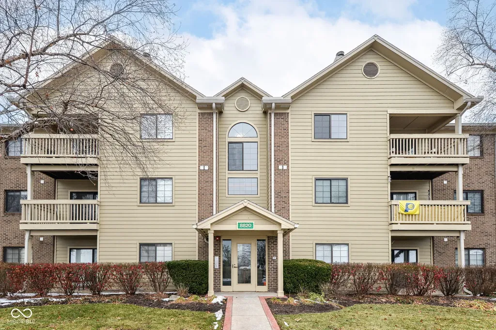 8820 Yardley Court Indianapolis IN 46268