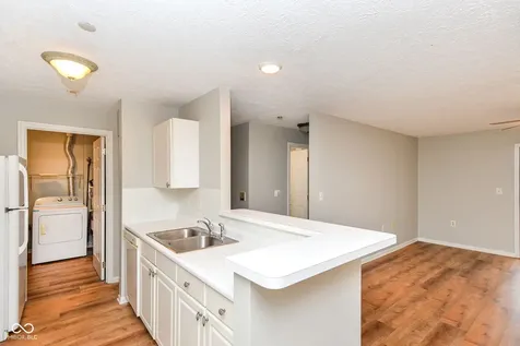 8820 Yardley Court Indianapolis IN 46268