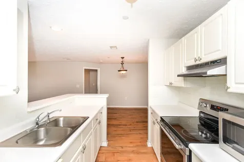 8820 Yardley Court Indianapolis IN 46268
