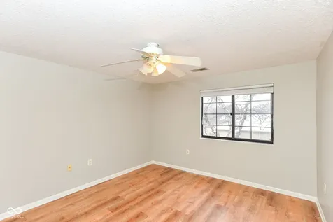 8820 Yardley Court Indianapolis IN 46268