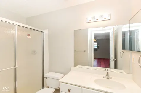 8820 Yardley Court Indianapolis IN 46268