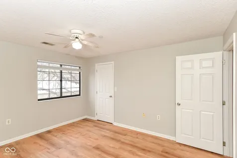 8820 Yardley Court Indianapolis IN 46268