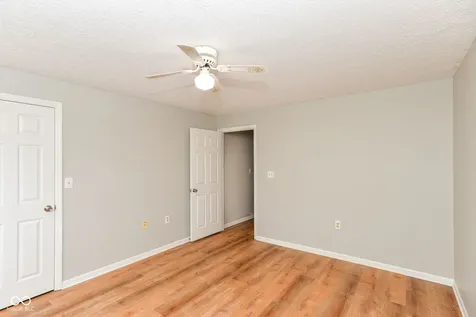 8820 Yardley Court Indianapolis IN 46268