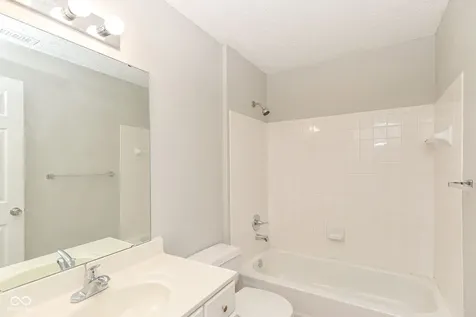 8820 Yardley Court Indianapolis IN 46268