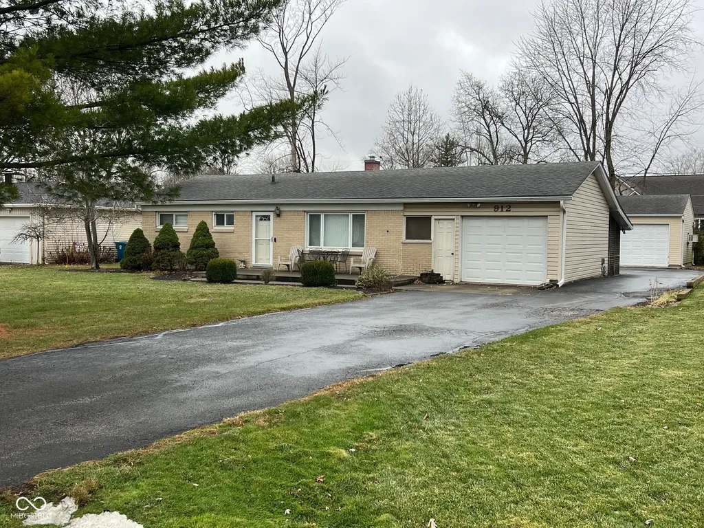 912 W Auman Drive Carmel IN 46032