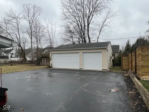 912 W Auman Drive Carmel IN 46032