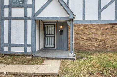 9783 Kingscross Court Indianapolis IN 46235