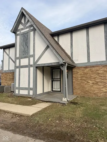 9783 Kingscross Court Indianapolis IN 46235