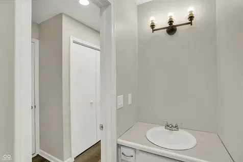 8163 Frisco Way Indianapolis IN 46240