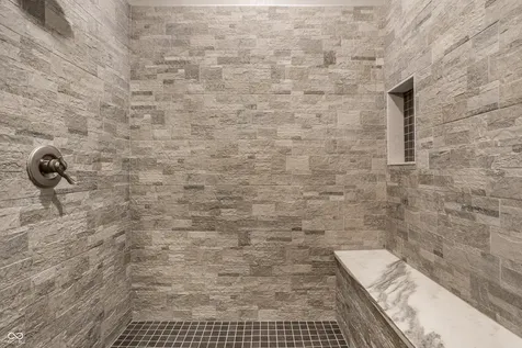 2119 Scarlet Oak Drive Avon IN 46123