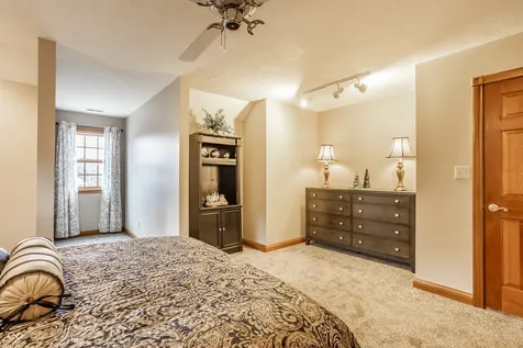 2119 Scarlet Oak Drive Avon IN 46123