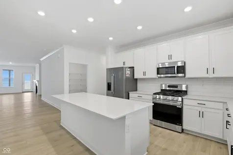 5199 Nettleton Way Avon IN 46123