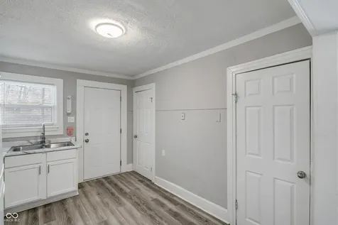 2029 E 44th Street Indianapolis IN 46205