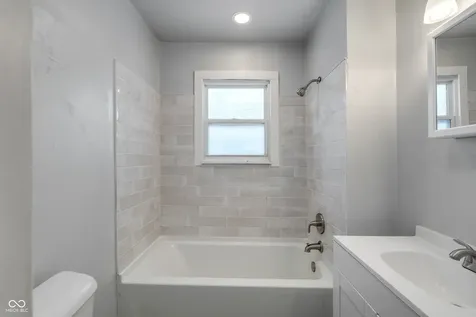 2029 E 44th Street Indianapolis IN 46205