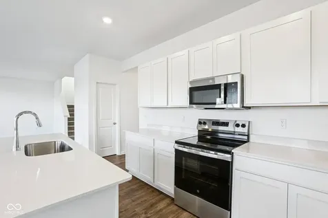 12146 Olivine Avenue Cumberland IN 46229