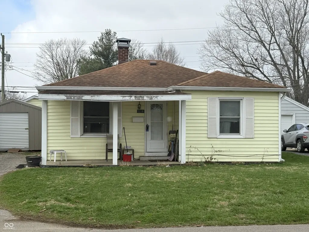 2216 Hawcreek Avenue Columbus IN 47201