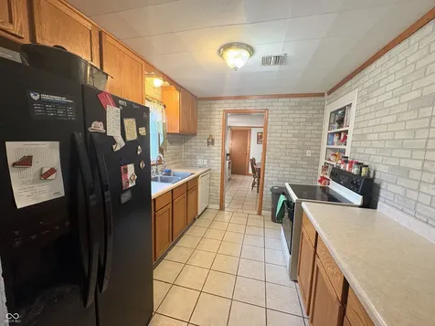 2216 Hawcreek Avenue Columbus IN 47201